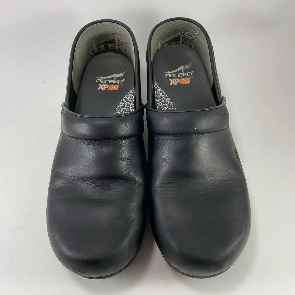 Dansko XP 2.0 Clogs Womens Size 40, US Size 9.5-10 Black Slip Resistant Work